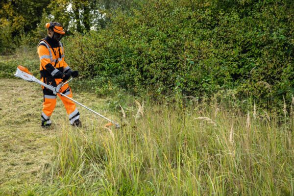 STIHL FSA 135 R Battery Brushcutter AP System Skin Only, FSA135