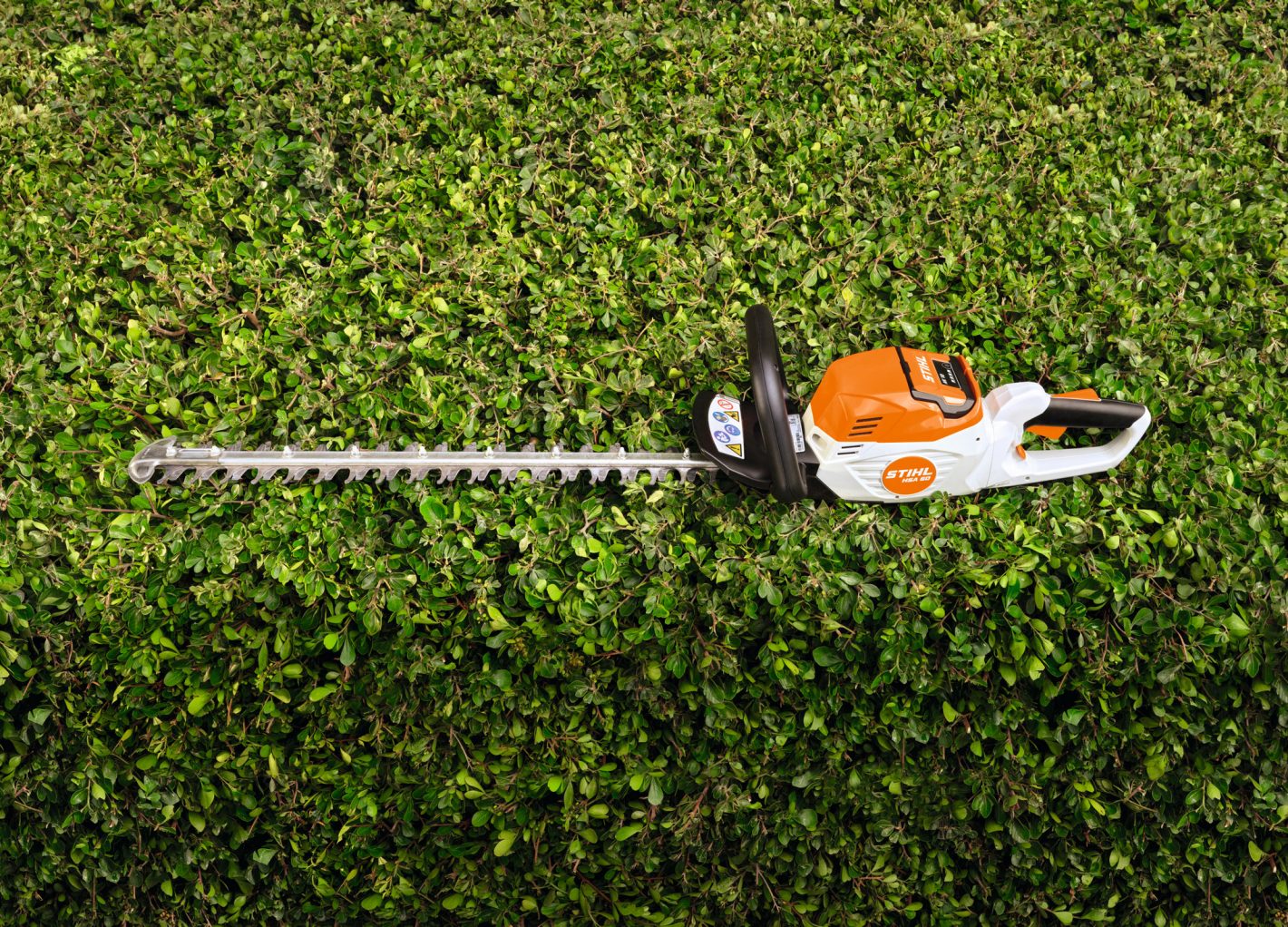 STIHL HSA 60 Battery Hedge Trimmer AK System With Battery and Charger, HSA60