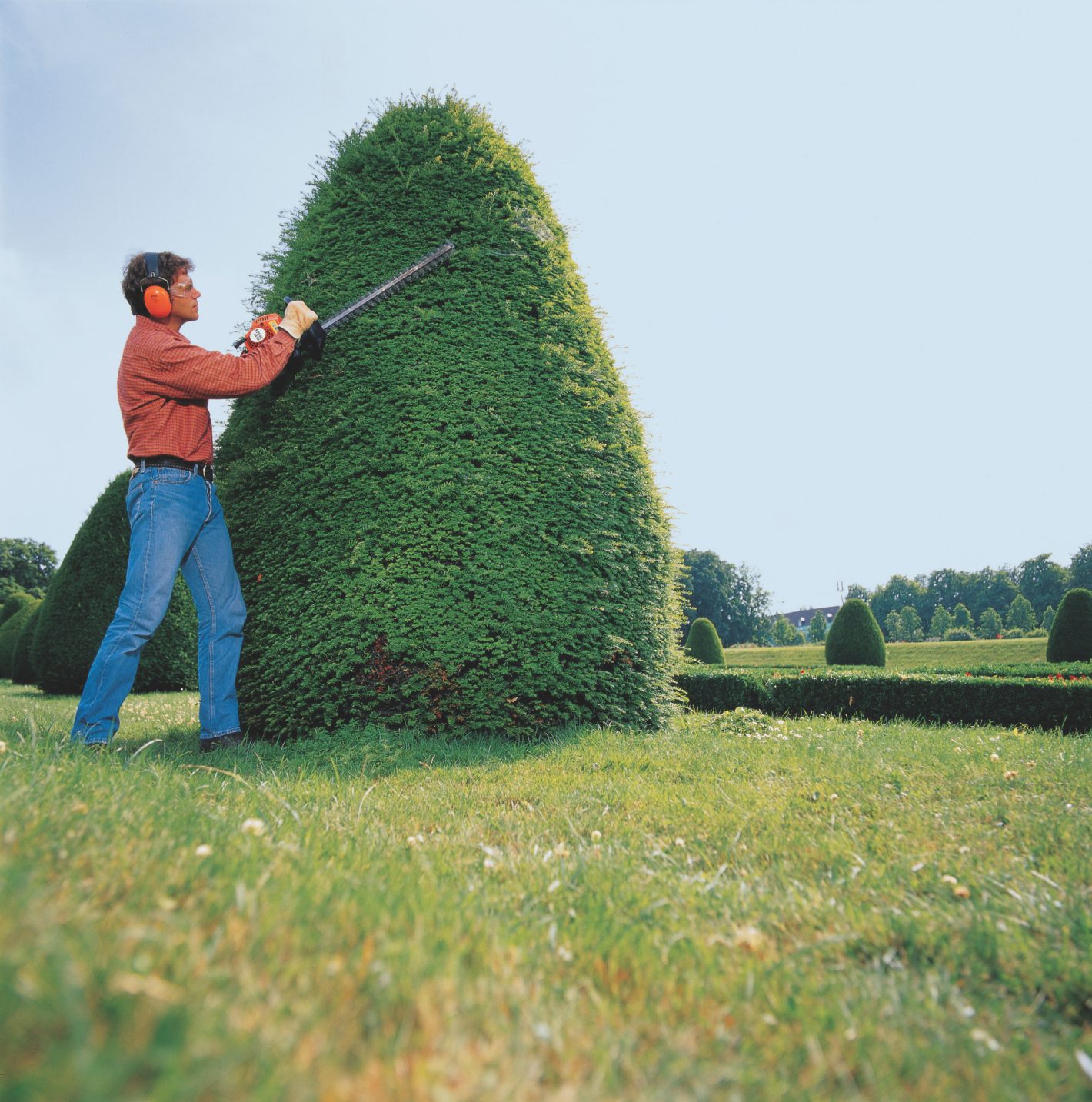 STIHL HS 45 Petrol Hedge Trimmer 24 in Blade, HS45