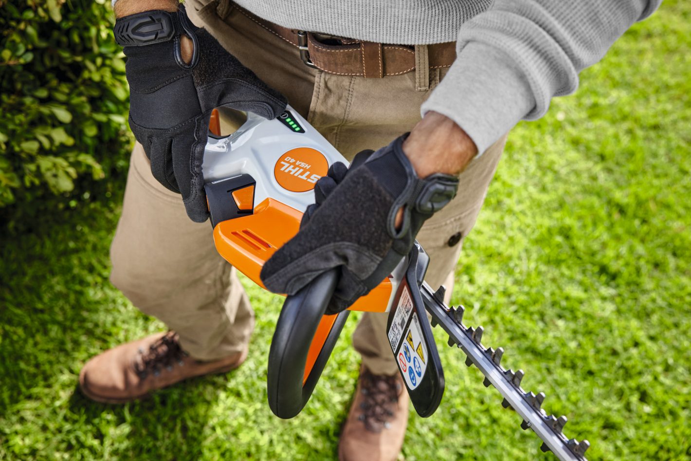 STIHL HSA 40 Battery Hedge Trimmer AS System With Battery and Charger, HSA40