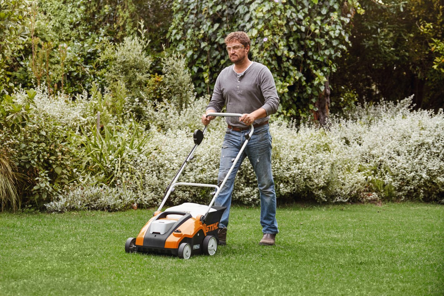 STIHL RLA 240 Battery Lawn Scarifier AK System Skin Only, RLA240