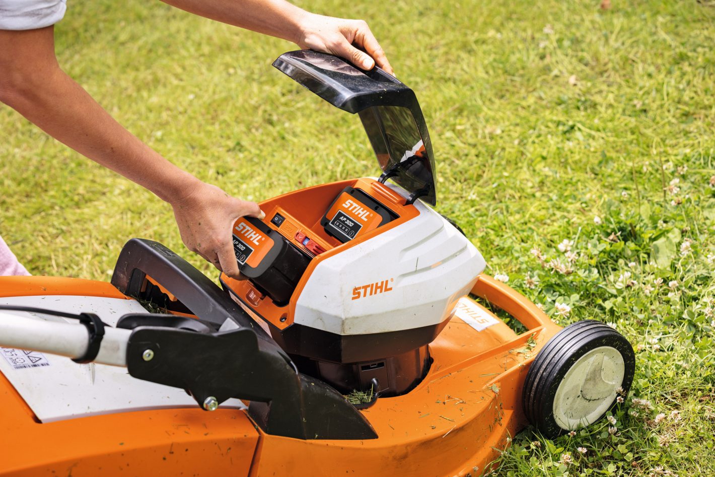 STIHL RMA 443 C Battery Lawn Mower AP System Skin Only, RMA443