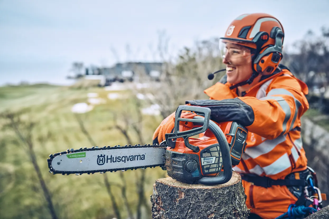 Husqvarna T542i XP? 12in Bar Top Handle Chainsaw without battery and charger