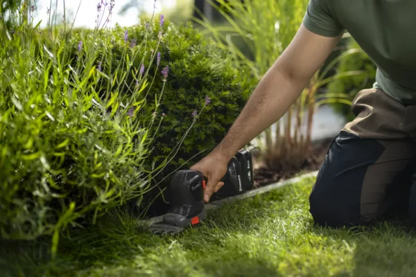 Husqvarna Aspire™ Shrub Shear 18V without battery and charger