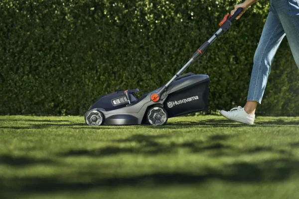 Husqvarna Aspire™ Lawnmower 18V 34cm Without Battery and Charger