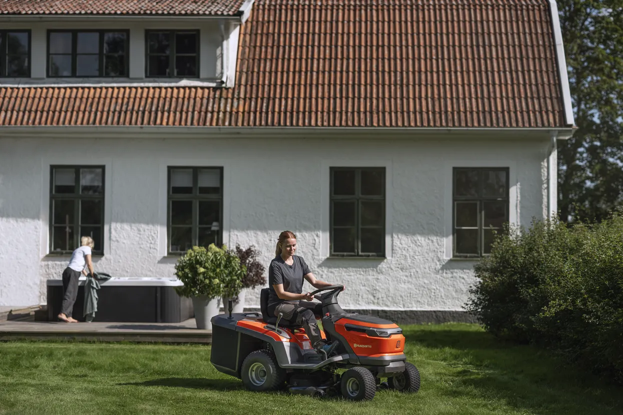 Husqvarna Battery Powered TC 100i Ride On Mower, TC100